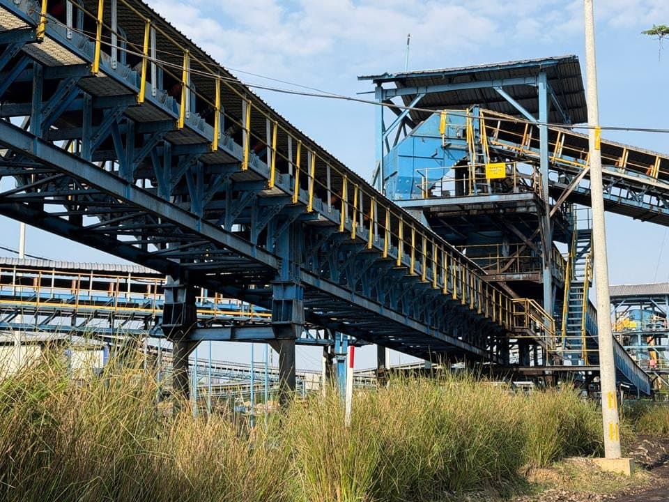 Elevated conveyor gallery