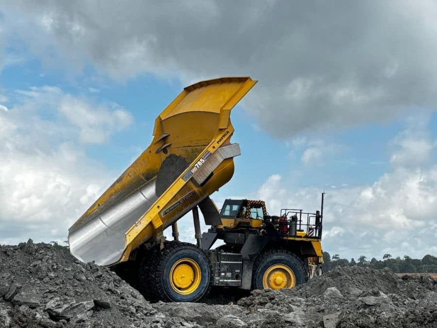 Haul truck tipping at the dump
